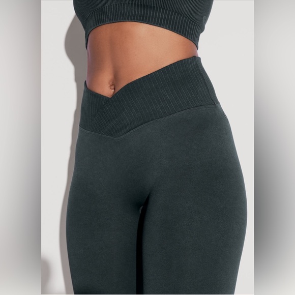 Popflex Crisscross Hourglass Seamless Leggings - Picture 5 of 5